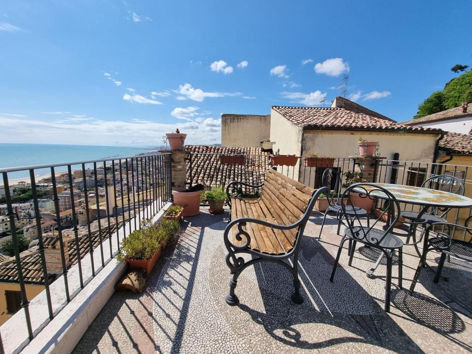 B&B La Torretta Sul Borgo Grottammare Zewnętrze zdjęcie